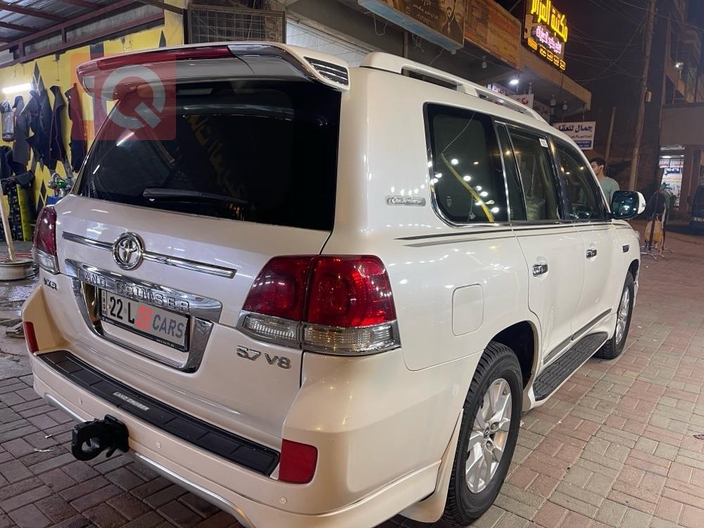 تويوتا لاندكروزر